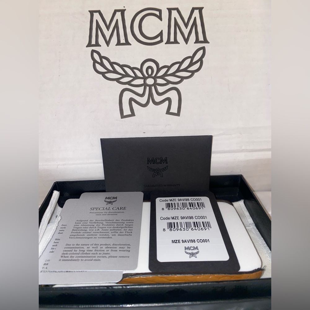 Authentic MCM iphoneX case - Picture 6 of 10